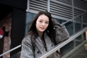 爱游戏电竞下载-女子三米板陈艺文技压群芳，女子三米板颁奖嘉宾