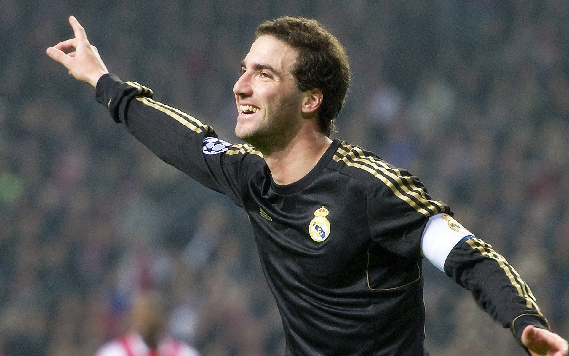 _中秋运动嘉年华：月光下的运动狂欢_，中秋运动会作文